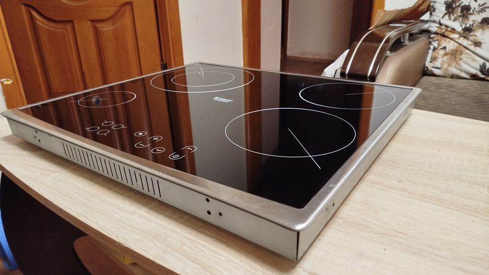 Продам Електричну варильну поверхню Hotpoint Ariston KBT 6124 D IX/HA