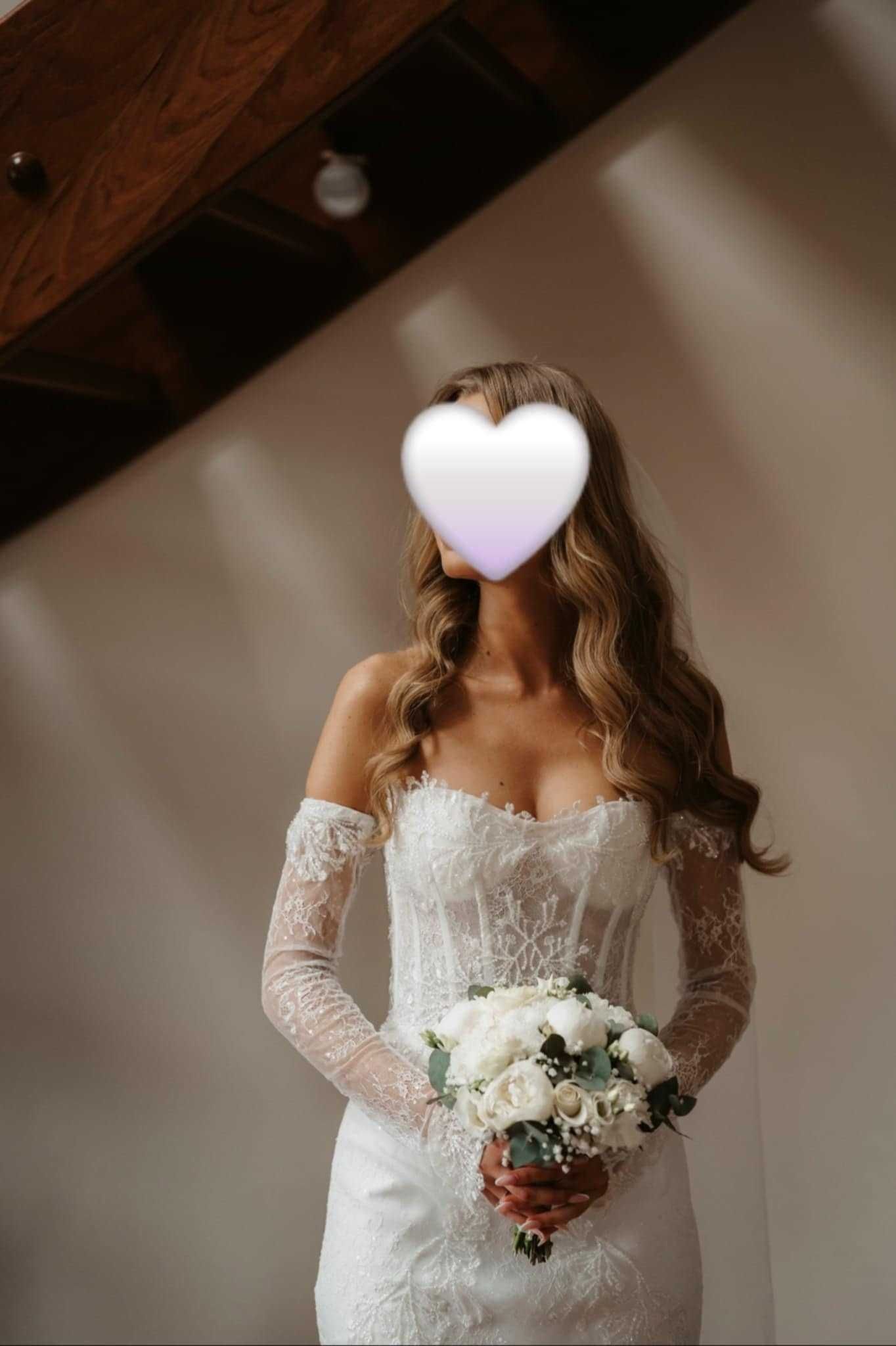 Na sprzedaż elegancka suknia ślubna, zaprojektowana samodzielnie