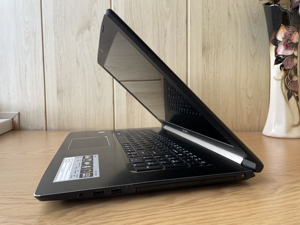 Ноутбук Acer i7 8550u/12gb-ddr4/ssd-256gb/FHD 17''