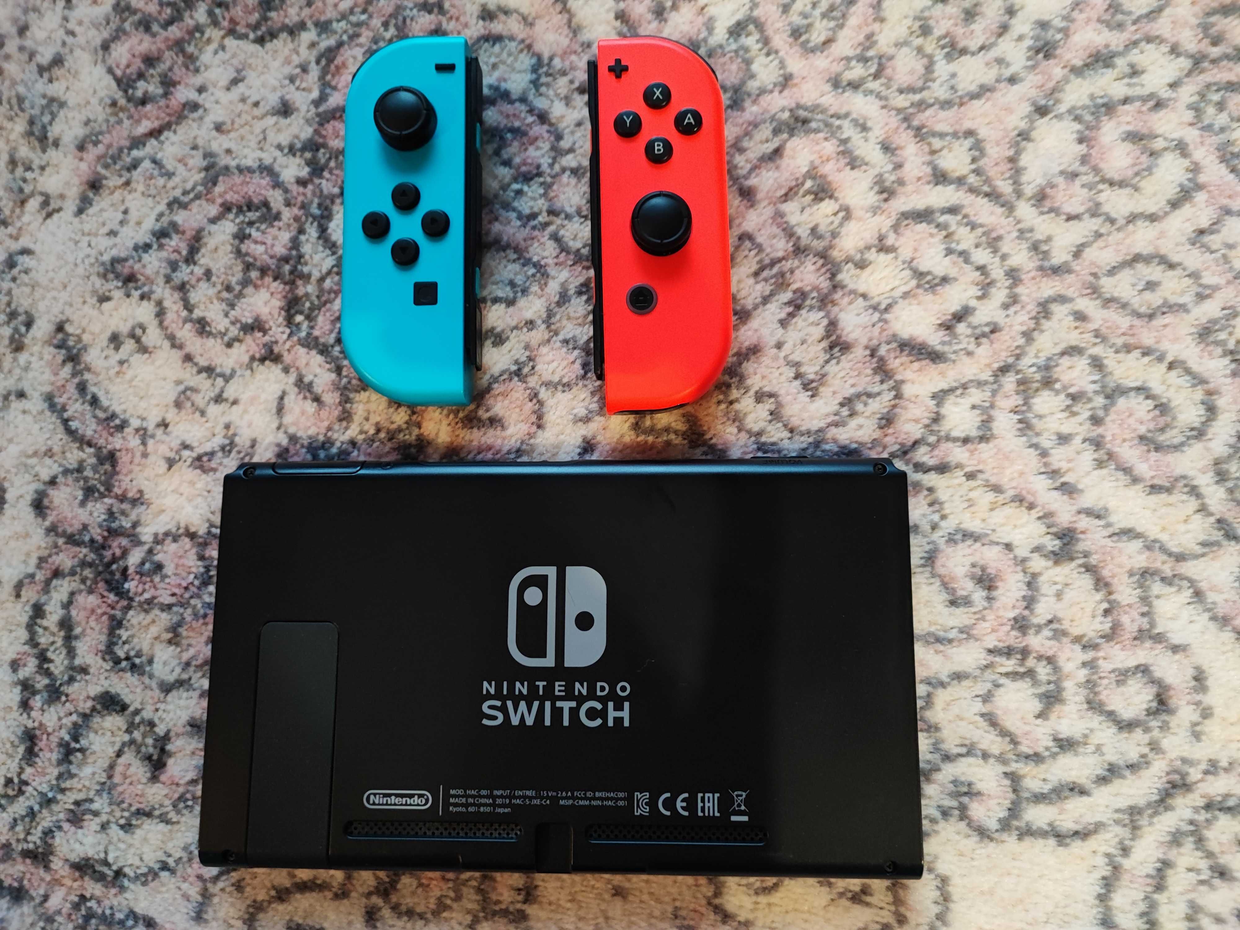 Nintendo Switch + dodatki oraz gry