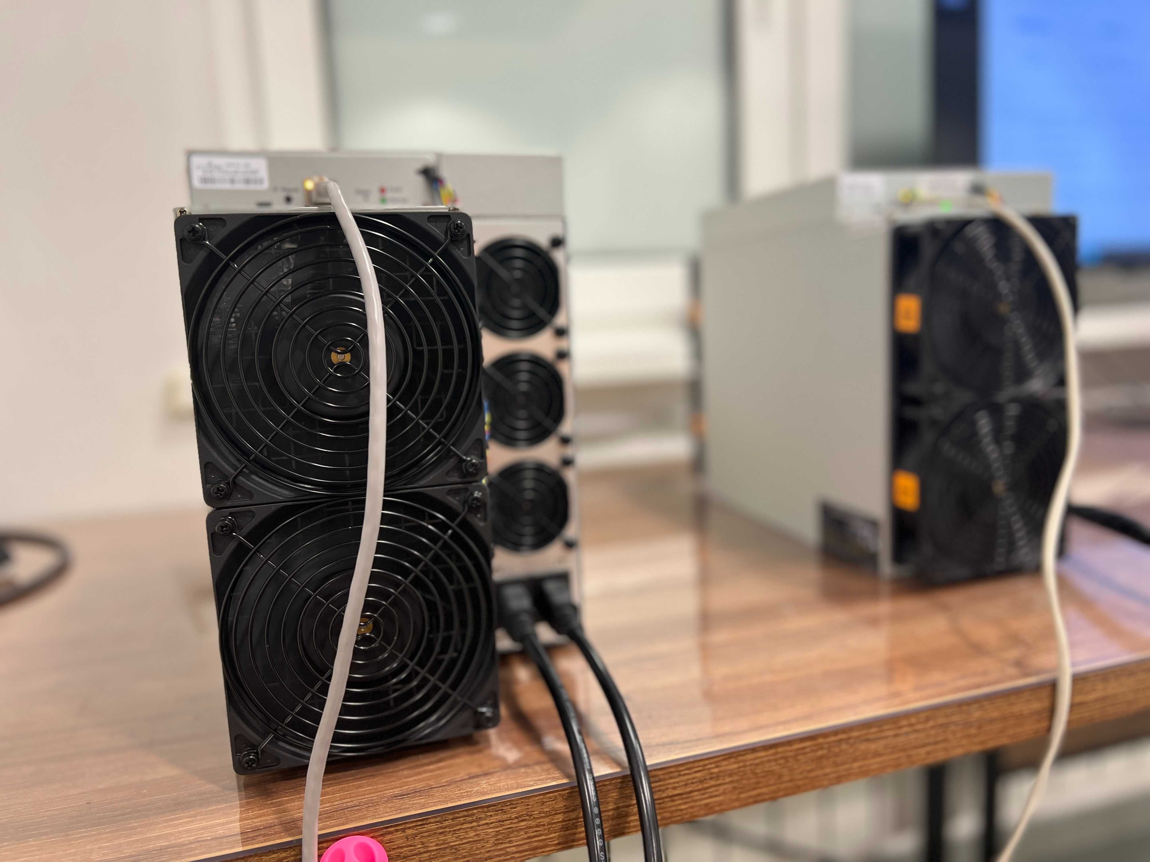 Кількість! Б/в Майнери Asic Bitmain Antminer S19k Pro 120 Th 2800 Вт