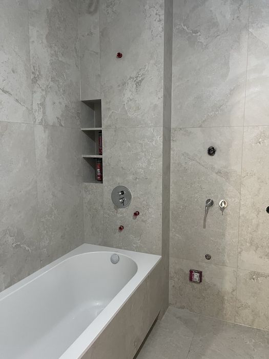 Плиточник. Вкладання плитки.