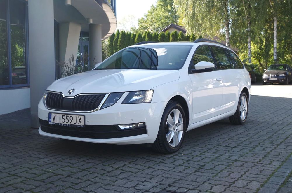 Skoda Octavia salon Polska, faktura VAT 23%