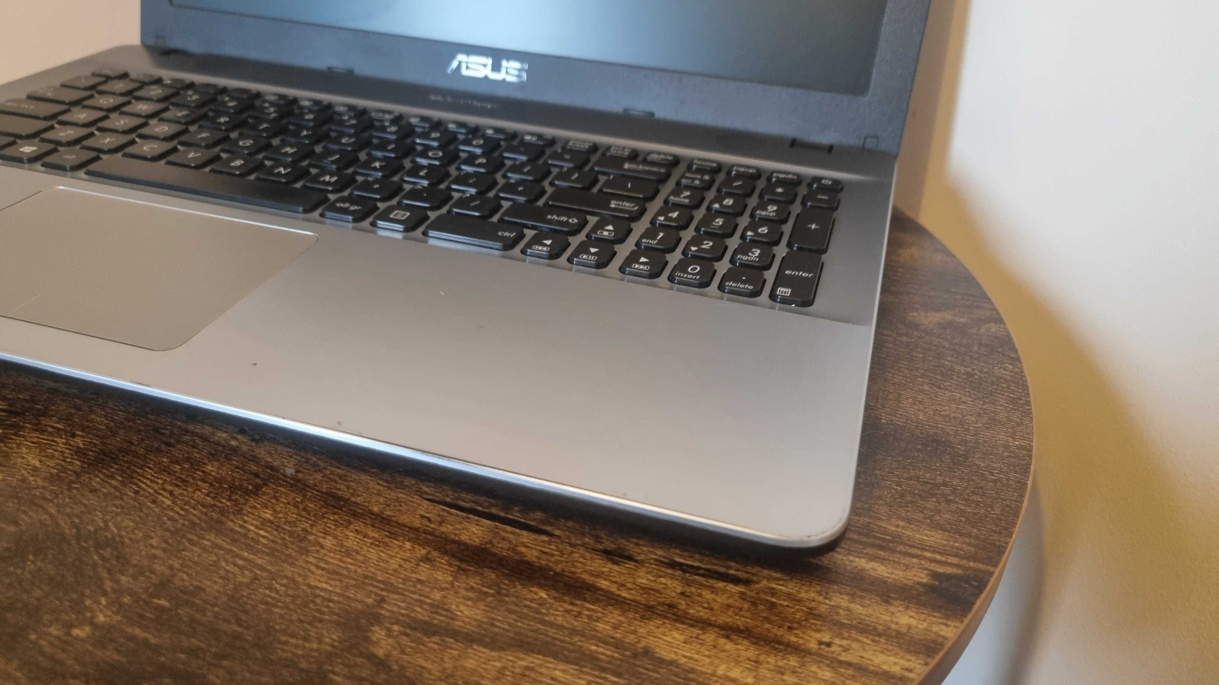 Asus F541N – Pentium N4200/ssd/15.6-LED  gotowy do pracy!