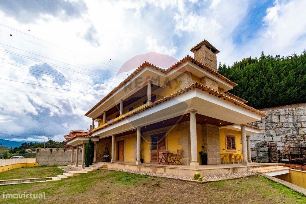 Moradia T4 para venda