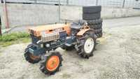 Kubota B7000 4x4 Traktorek ogrodniczy