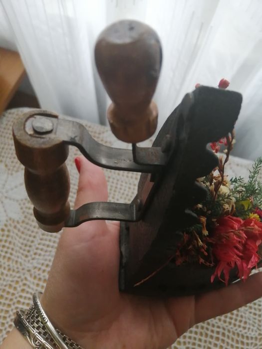 Żelazko stare. Mini mini.żeliwne.