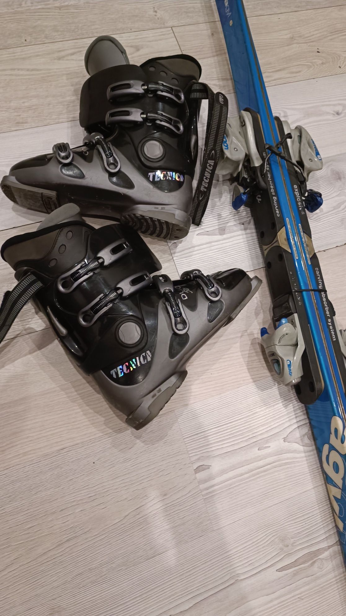 Buty narciarskie oraz narty dynastar