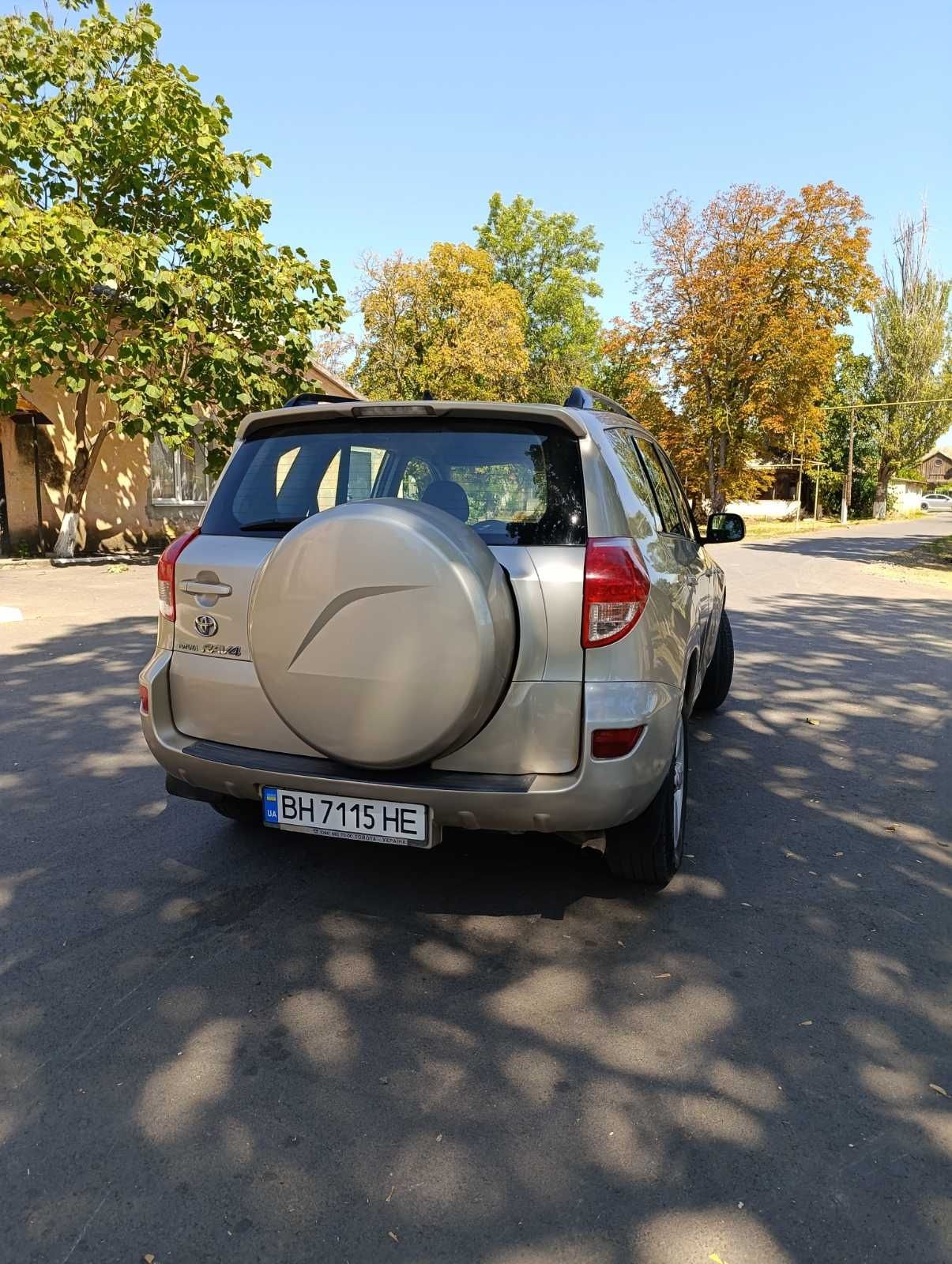 Продам toyota RAV4 автомат