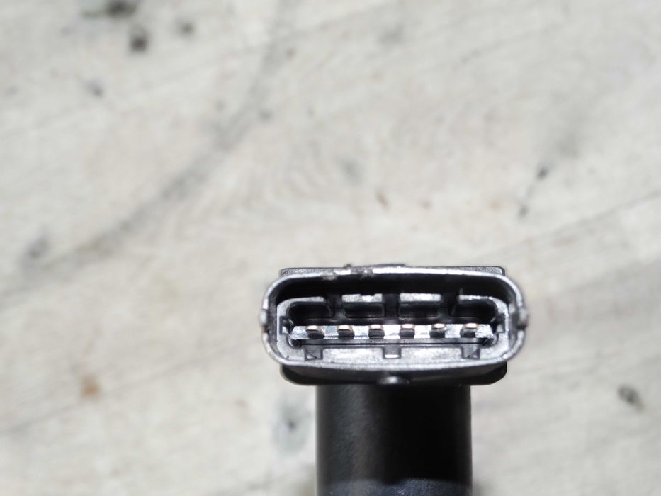 Котушка запалювання Opel Astra H Zafira B Vectra C 1.6 бензин 880153