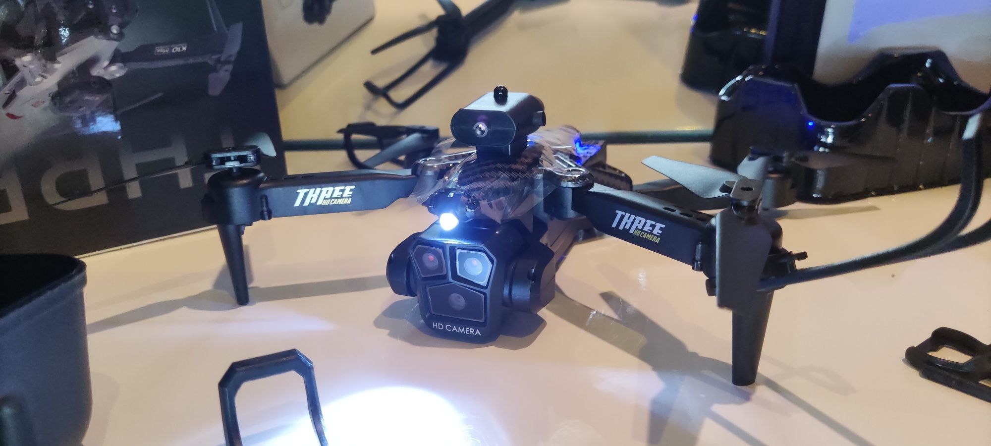 Nowy DRON wraz z walizką PCV XxL THpee P11 Carbon