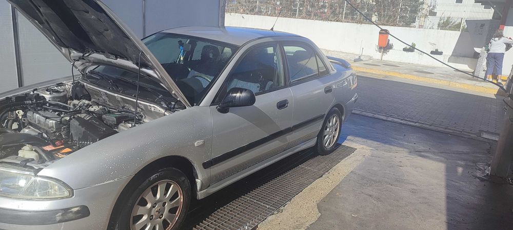 Mitsubishi carisma 1.4 2001