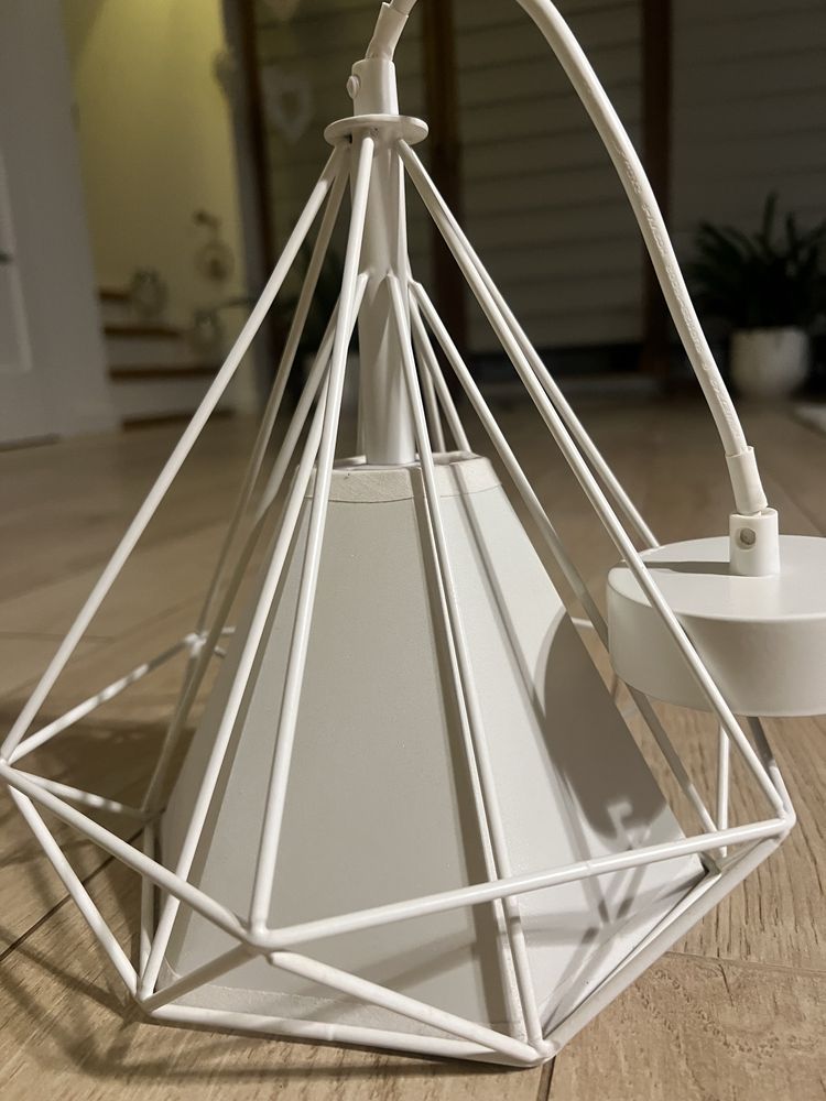Żyrandol loft kolor biały