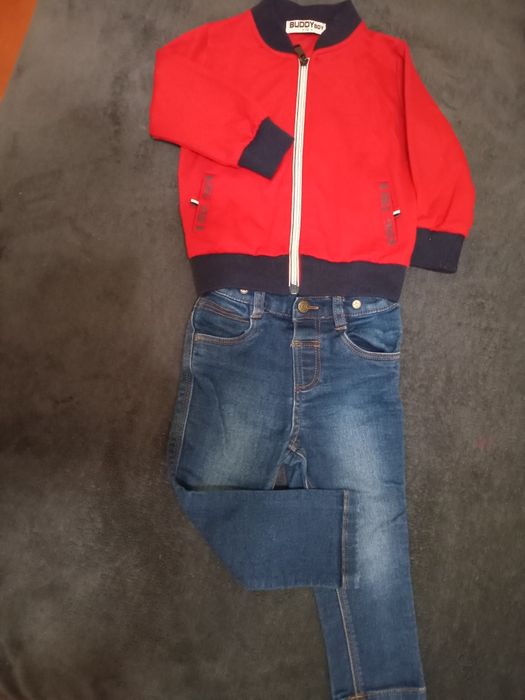 Стильна куртка, бомпер, джинси