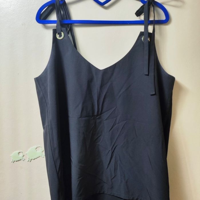 Лот жіночих речей джогери, футболки, майки, шорти, спідниця , сукні, у