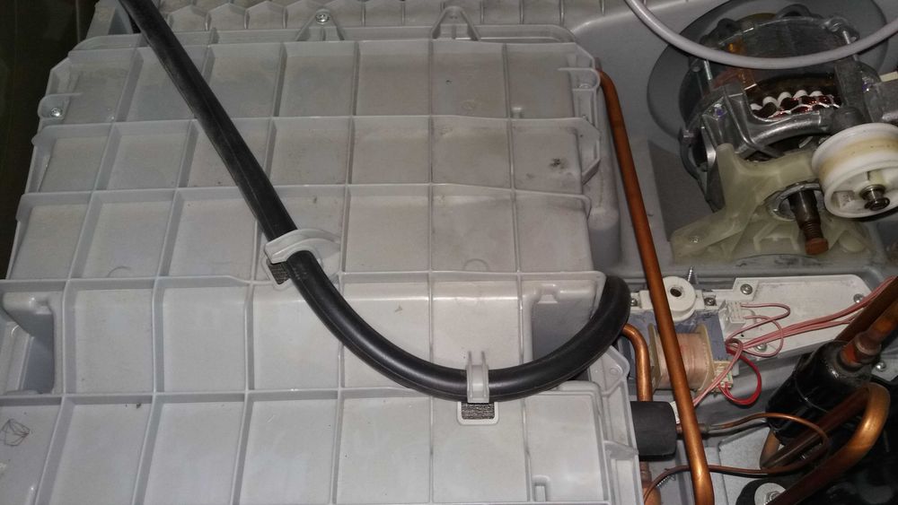 kompletna pompa ciepła kompletna  39F113C suszarka bosch wtw 86563pl