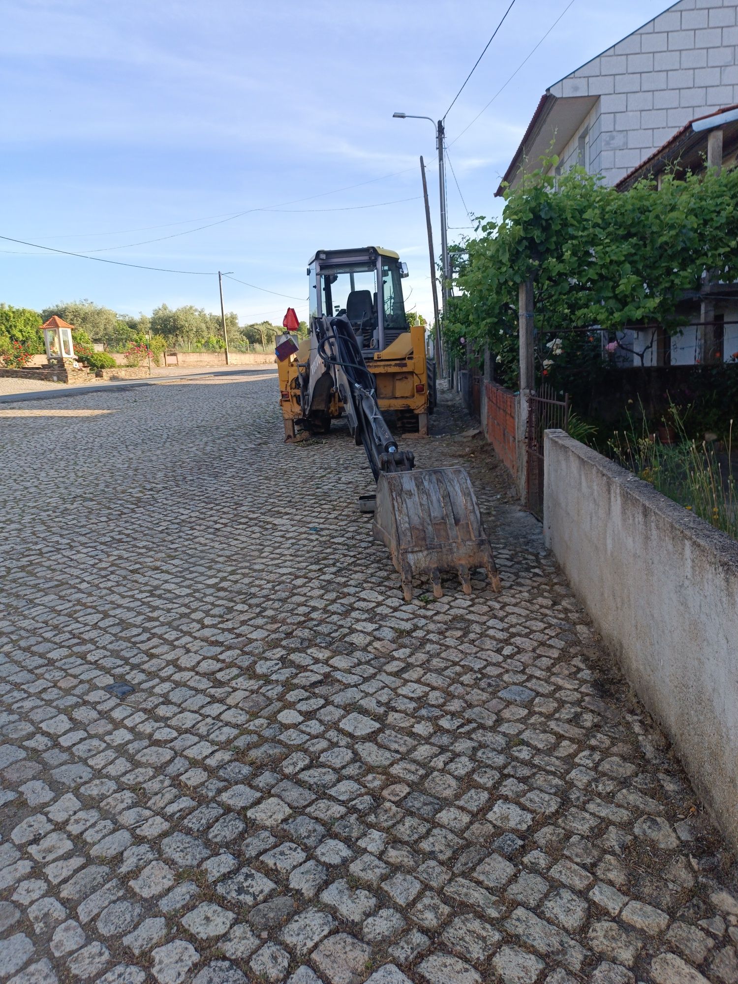 Retroescavadeira Volvo BL71
