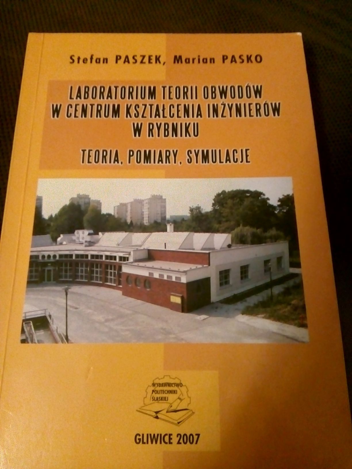 Laboratorium teorii obwodów w CKI