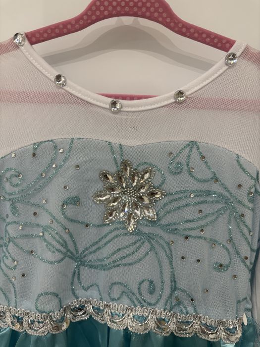 Bal przebierańców strój Elza Kraina Lodu choinka hallowen śnieżynka