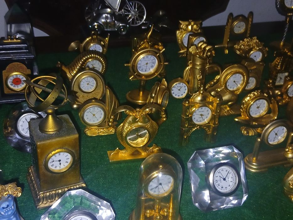 Coleção 100 relógios  minitura por 500 € ao cada 6,50  €