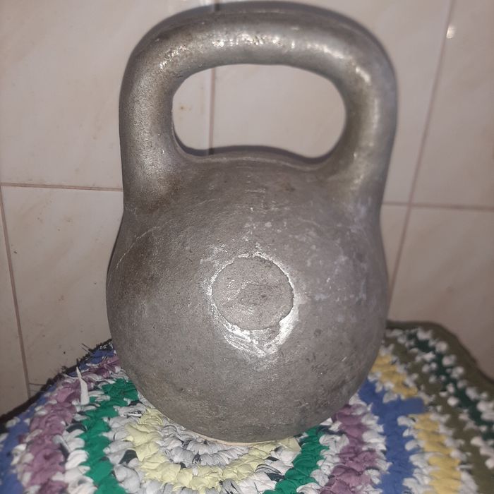 Гиря алюминиевая 16 кг. и гиря 8  кг. длинная ручка