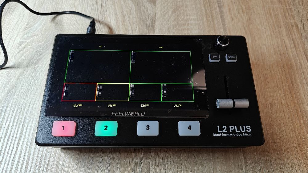 Відеомікшер FEELWORLD L2 PLUS  4 входи, сенсорне керування.