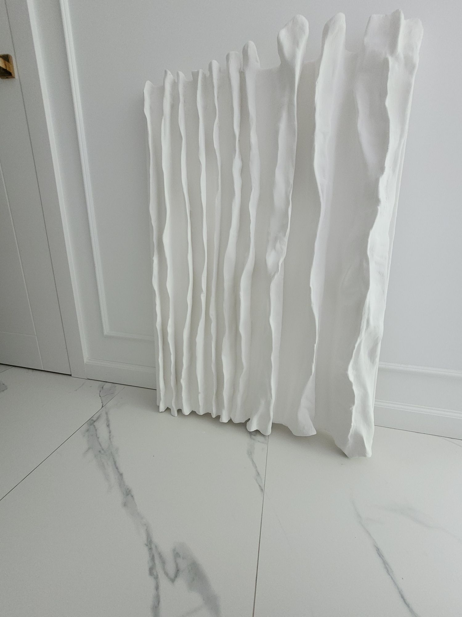 Rzeźba ścienna 70x110cm - 3D płaskorzeźba