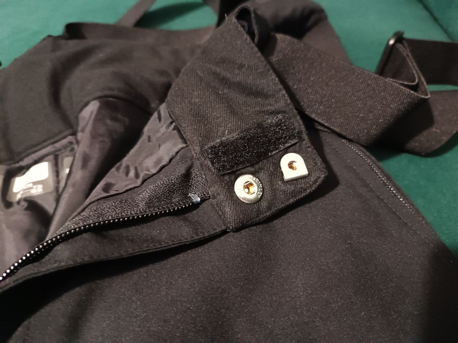 Męskie czarne spodnie narciarskie z szelkami M