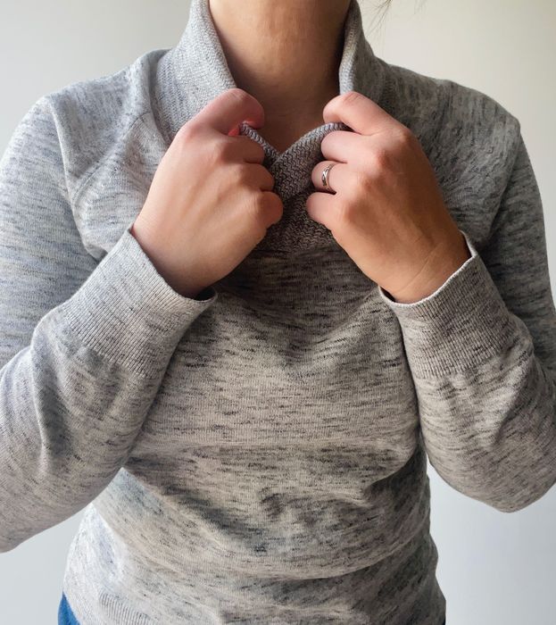 Sweter 100% bawełna szary melanżowy z kołnierzem taliowany H&M 36 S