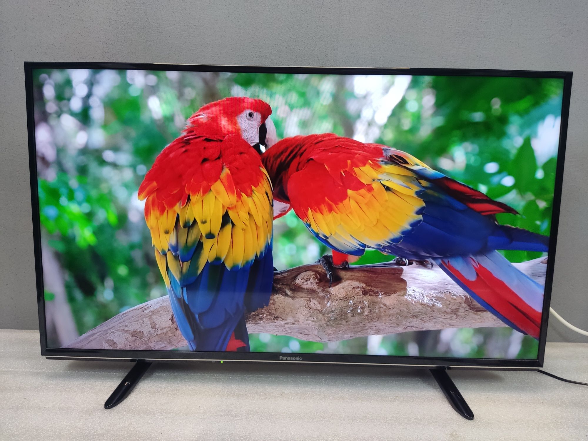 PANASONIC TX-40ESW504 Full HD 400 Гц Smart TV Wi-Fi T2/S2 тюнер !!!