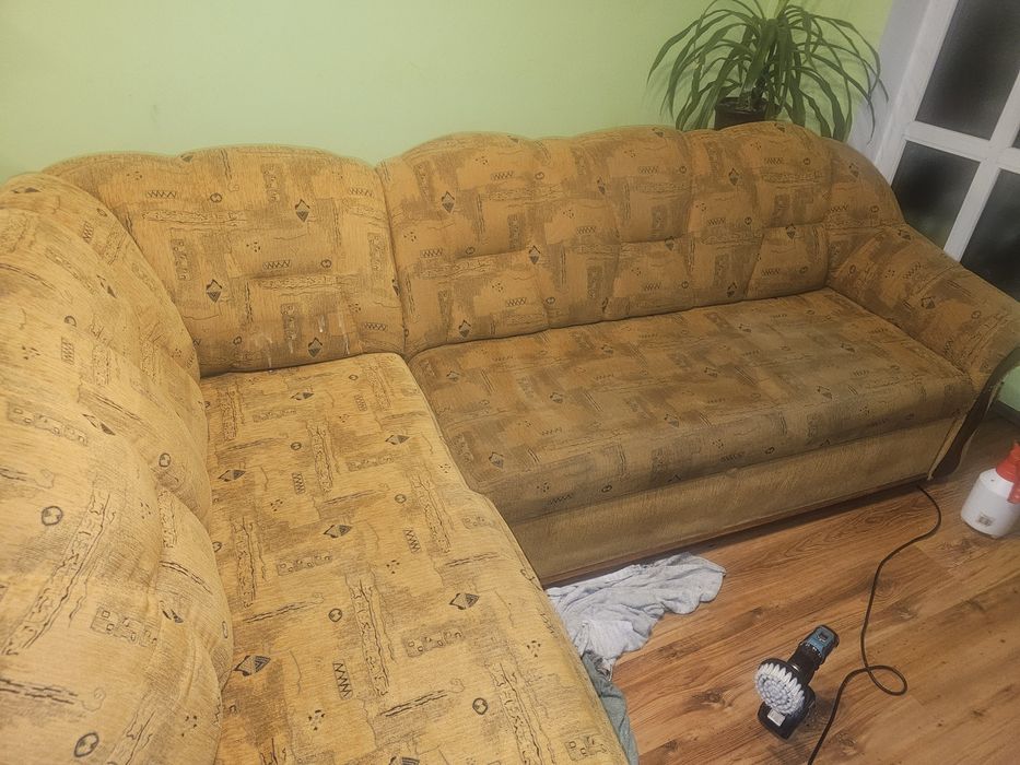 Pranie tapicerki samochodowej i meblowej

Oferuję profesjonalne pranie