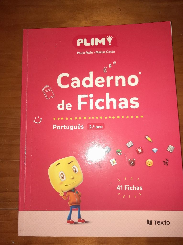 Livros escolares nunca usados