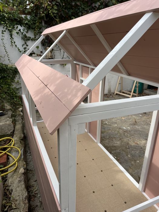 Cama de criança, com casinha Homemade estilo Montessori