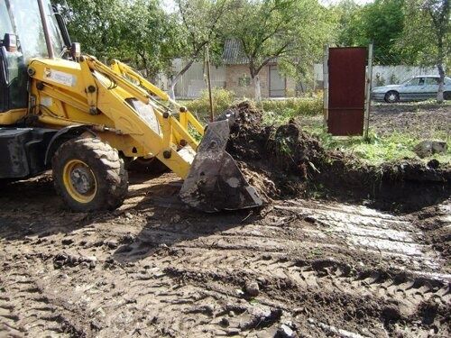 Зрізання дерев.Чистка ділянки.Косіння.Вирівнювання.Корчування пнів.