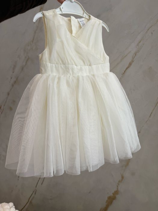 Святкова сукня для дівчинки 9-12 міс