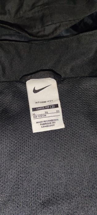 Нова куртка весна Nike