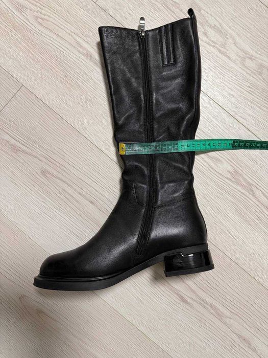 Жіночі зимові чобітки шкіряні чорні