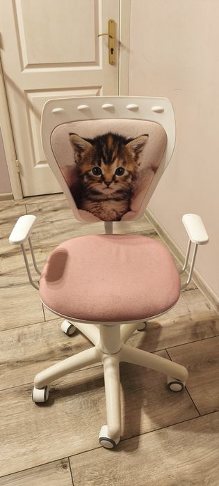 Krzesło obrotowe do biurka dla dziewczynki