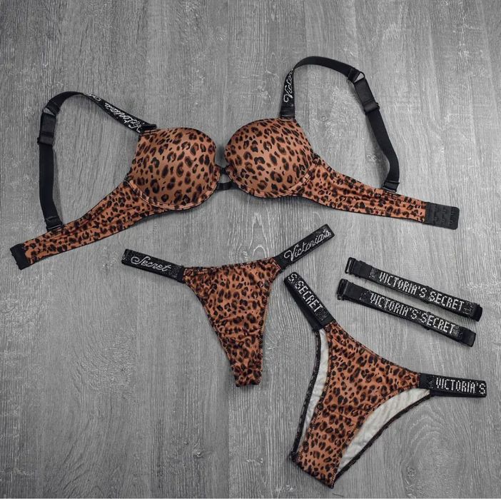 Комплект Victorias`s Secret зі стразами з пушап 5 в 1