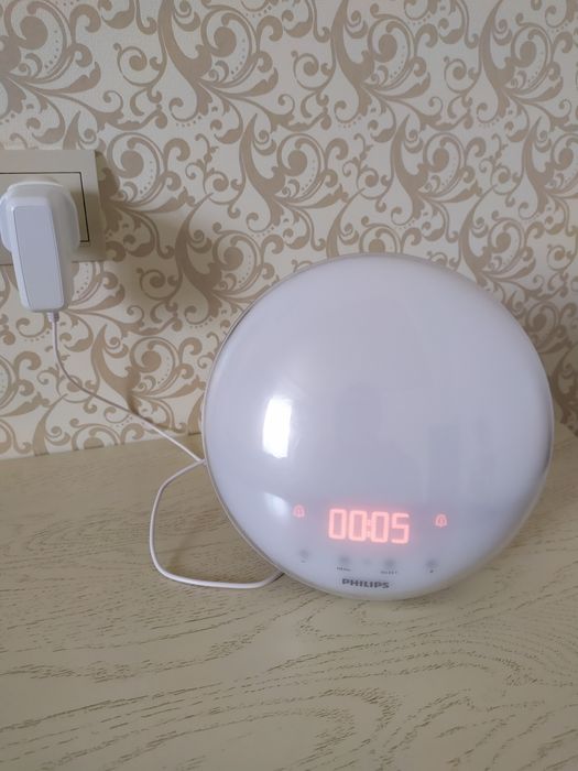 Оригінальний Світильник будильник з радіо Philips SmartSleep HF3531