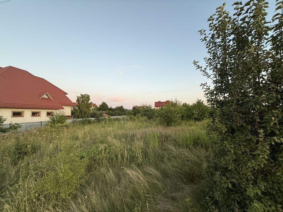 Продається 12 сотих в пригороді Тернополя.