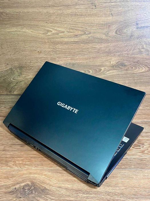 Gigabyte G5 KS\RTX 3060\i5-10500H\DDR4-16Gb\NVMe SSD-512Gb