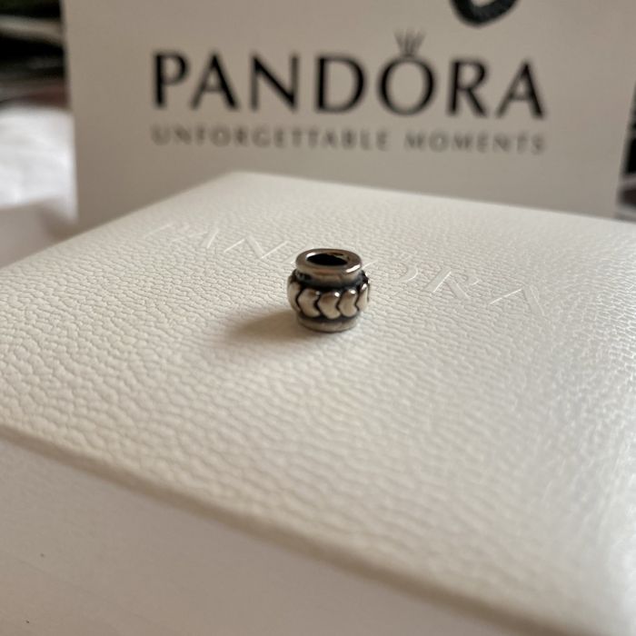 Contas Amor e Baci para pulseira Pandora