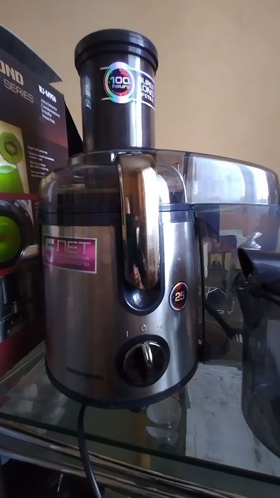 Соковыжималка Rebmond центробежная 700w