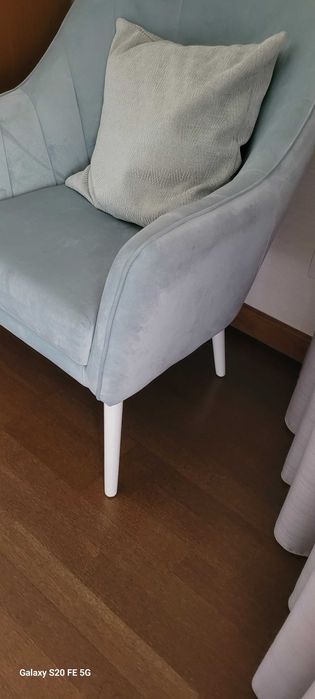 Cadeirões novos verde água