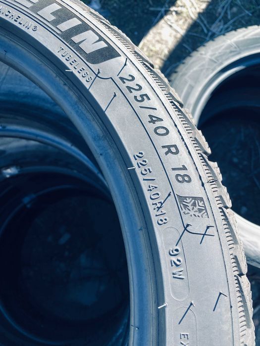 225 40 18 Michelin Pilot Alpin 5 85% Зима 2023 Гарантія