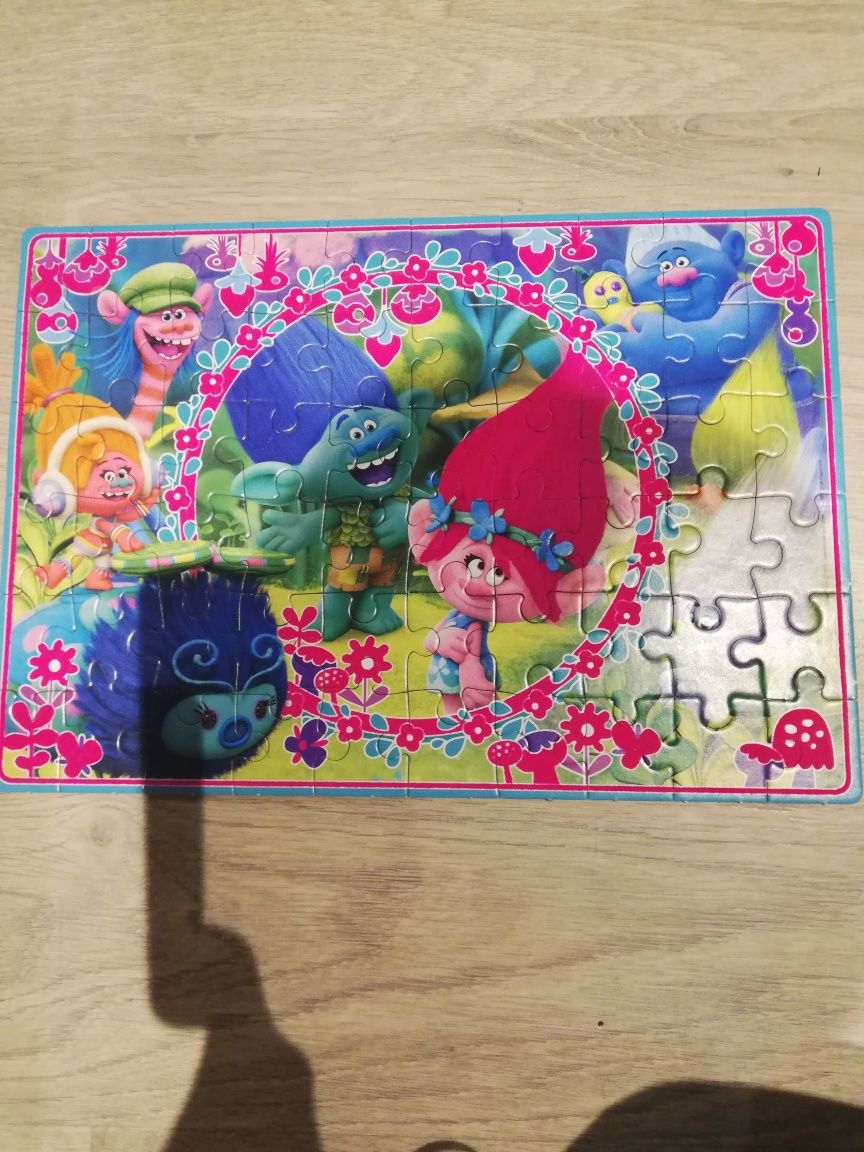 Sprzedam puzzle trolla z madkotka