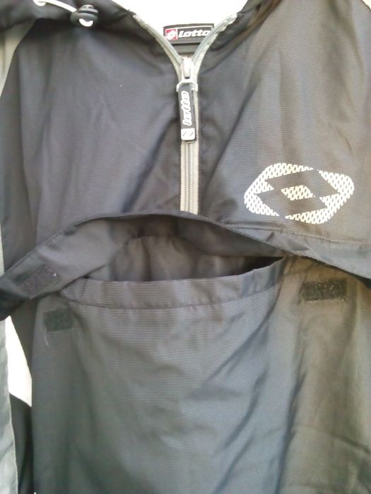 Parka "Lotto" em preto.