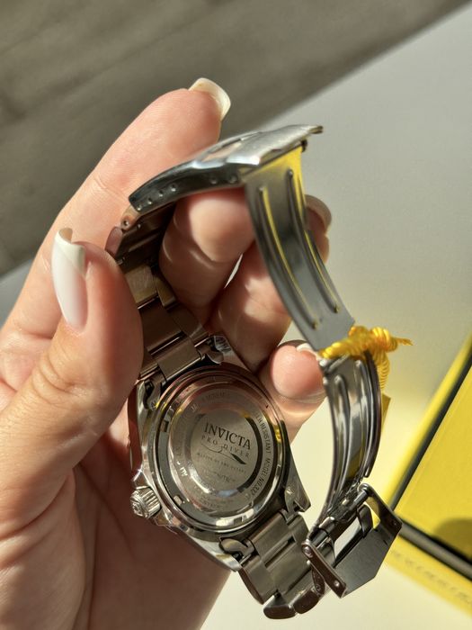 Швейцарський годинник invicta