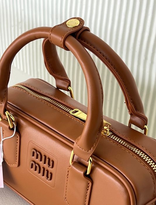 ‼️ЛЮКС ЯКІСТЬ‼️ Жіноча Сумка Miu Miu Arcadie Leather Bag /Jacquemus ми